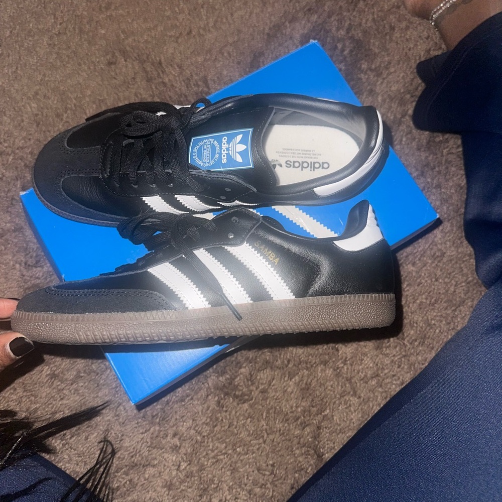 Size 6 adidas samba